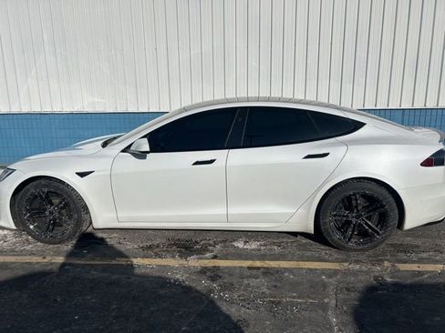 Used 2022 Tesla Model S Plaid image 6
