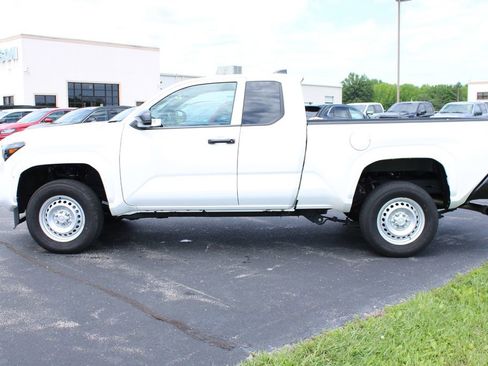 Used 2025 Toyota Tacoma SR RWD image 4