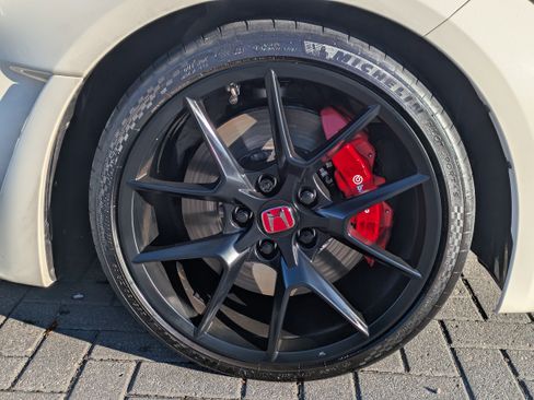 Certified 2025 Honda Civic Type R image 12
