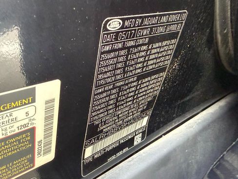 Used 2017 Land Rover Discovery HSE Luxury image 43