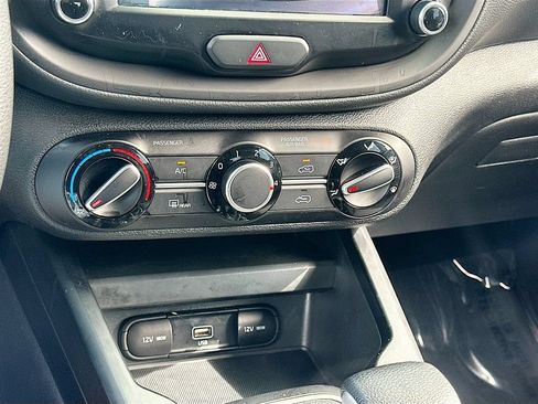 Used 2022 Kia Soul LX w/ Technology Package FWD image 15