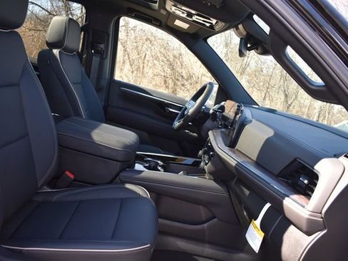 New 2026 Chevrolet Suburban Premier w/ Sun And Tow Package image 17