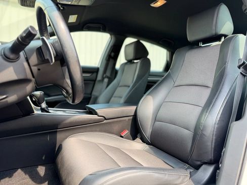 Used 2018 Honda Accord Sport image 15