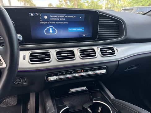 Used 2025 Mercedes-Benz GLE 350 4MATIC image 25