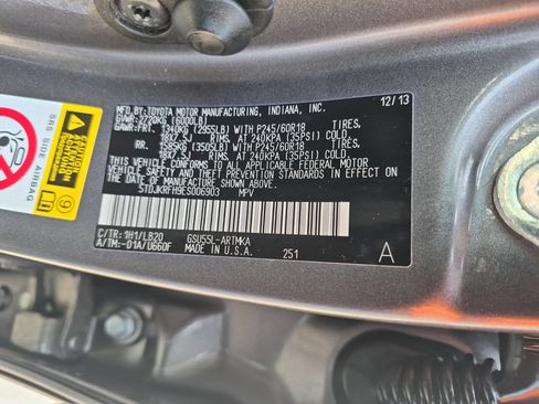 Used 2014 Toyota Highlander XLE AWD/4WD image 36