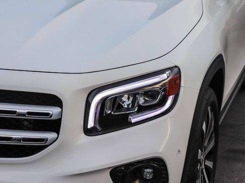Used 2021 Mercedes-Benz GLB 250 image 5
