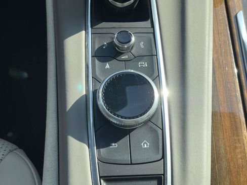Certified 2024 Cadillac Escalade ESV Premium Luxury Platinum w/ LPO, Floor Liner Package AWD/4WD image 28