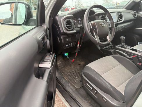 Used 2023 Toyota Tacoma TRD Off-Road image 8