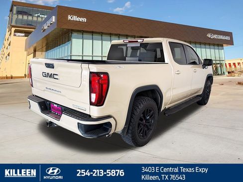 Used 2022 GMC Sierra 1500 Elevation w/ Elevation Premium Package AWD/4WD image 8
