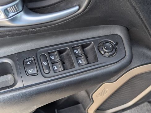 Used 2016 Jeep Renegade Limited AWD/4WD image 29