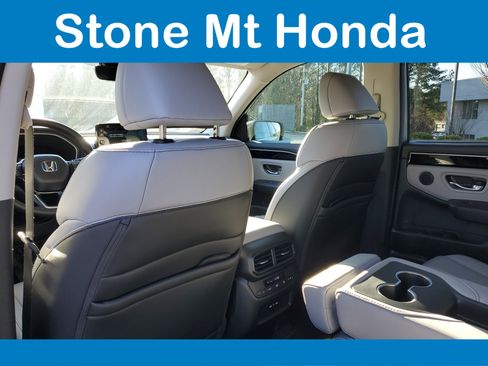 New 2025 Honda Pilot EX-L image 10