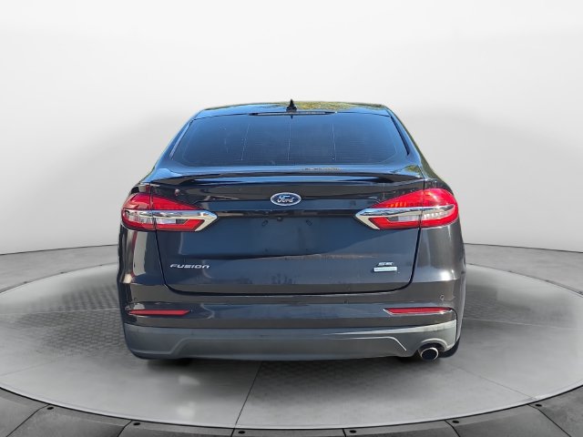 Used 2020 Ford Fusion SE FWD image 3