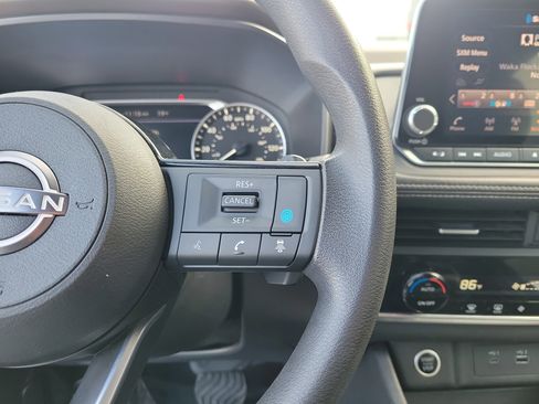 Used 2023 Nissan Rogue SV image 23