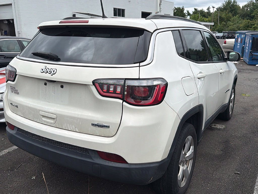 Used 2018 Jeep Compass Latitude AWD/4WD image 3