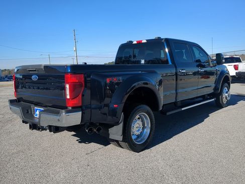 Certified 2022 Ford F450 Lariat w/ Lariat Ultimate Package image 3