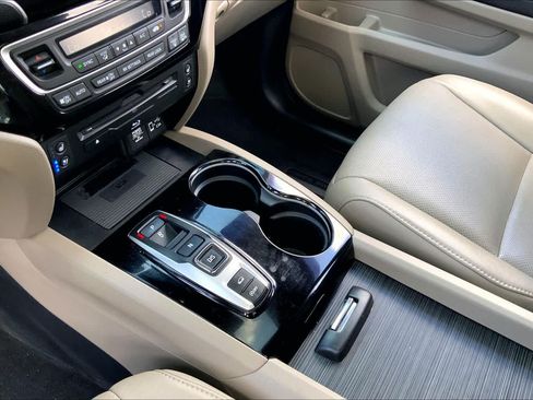 Used 2021 Honda Pilot Elite image 17