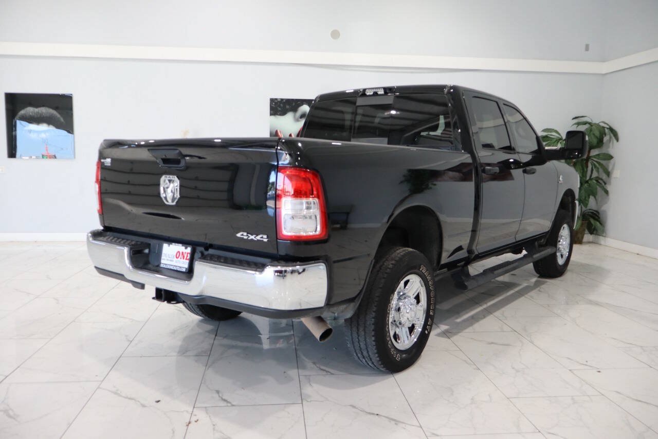 Used 2024 RAM 2500 Tradesman w/ Chrome Appearance Group AWD/4WD image 4
