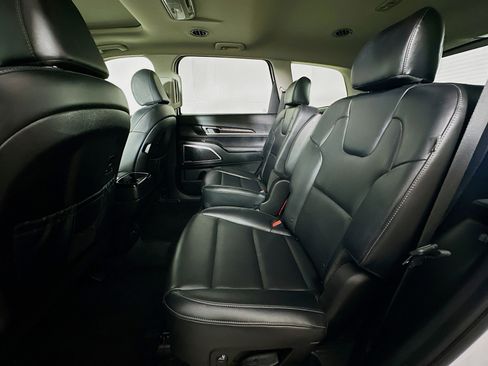 Used 2025 Kia Telluride S FWD image 29