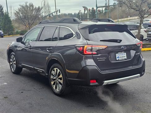 Used 2023 Subaru Outback Limited image 5
