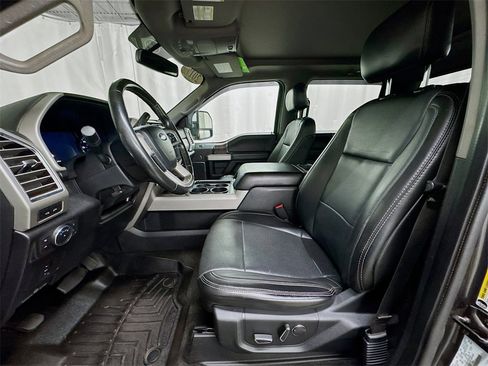 Used 2017 Ford F350 Lariat image 19