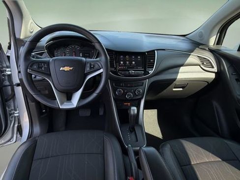 Used 2022 Chevrolet Trax LT w/ Sport Edition AWD/4WD image 16