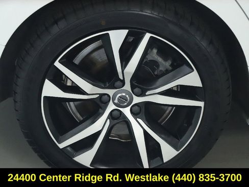 Used 2022 Volvo S60 T8 R-Design Expression AWD/4WD image 12