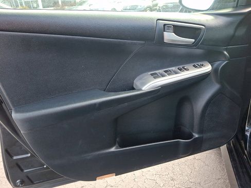Used 2012 Toyota Camry SE image 12