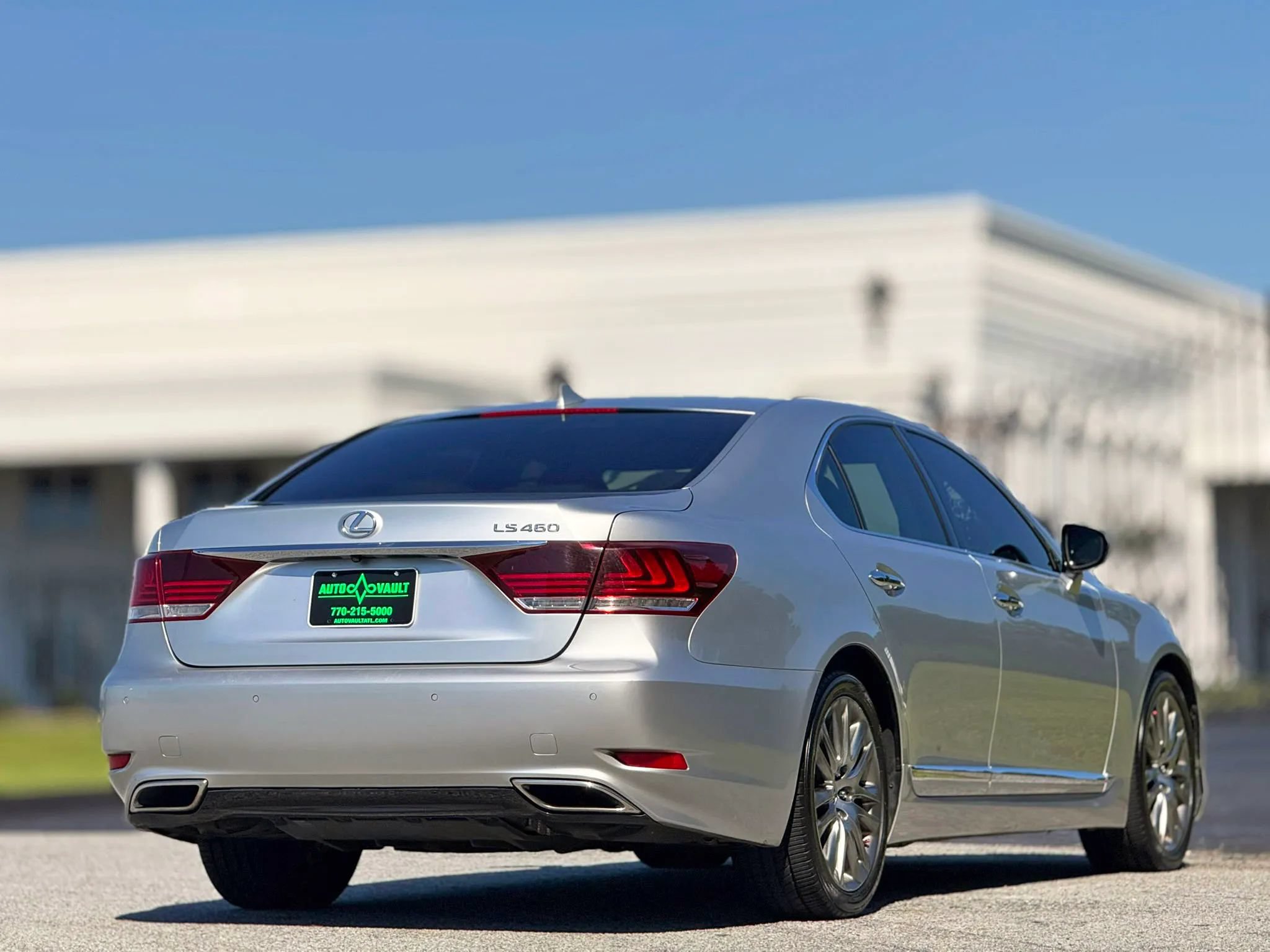 Used 2015 Lexus LS 460 w/ Comfort Package RWD image 9