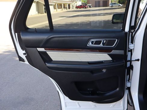 Used 2016 Ford Explorer Platinum AWD/4WD image 26