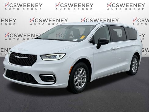 Used 2024 Chrysler Pacifica Touring-L image 1