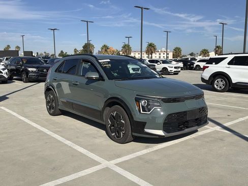 Used 2023 Kia Niro Wind w/ Wind Preserve Package FWD image 17