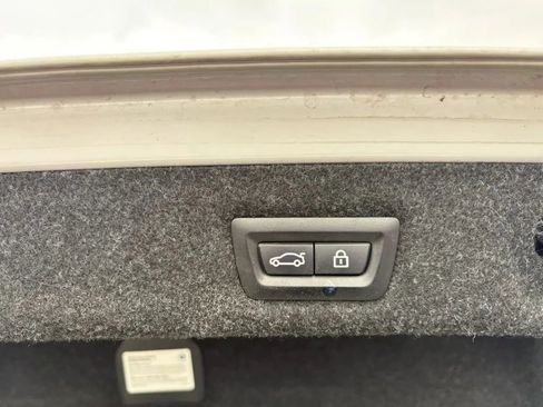 Used 2018 BMW 530i xDrive AWD/4WD image 11