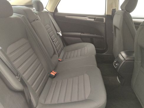 Used 2020 Ford Fusion SE FWD image 19