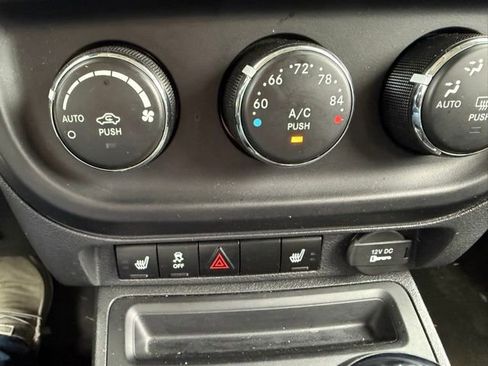 Used 2016 Jeep Patriot High Altitude FWD image 19