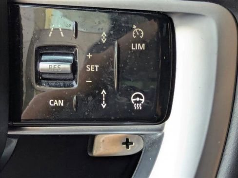 Used 2025 Land Rover Range Rover SE AWD/4WD image 11