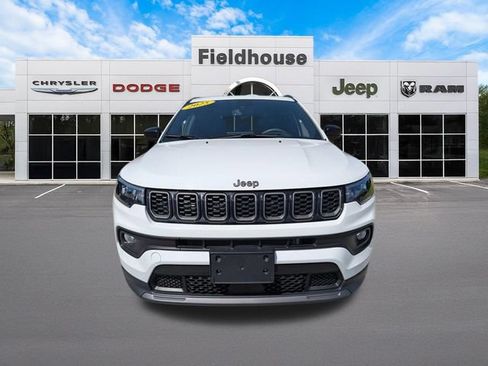 Used 2025 Jeep Compass Latitude w/ Convenience Group AWD/4WD image 7