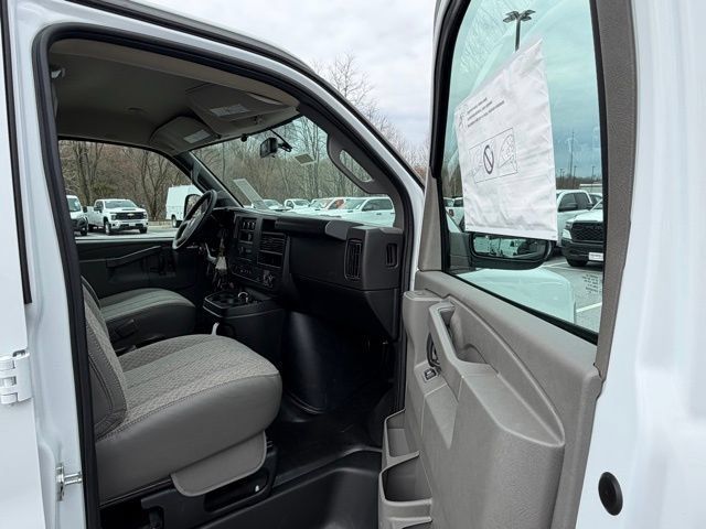 New 2026 GMC Savana 2500 w/ Driver Convenience Package RWD image 29