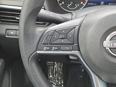 Used 2025 Nissan Altima 2.5 SV FWD image 18