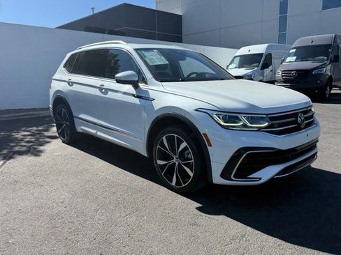 Used 2022 Volkswagen Tiguan SEL R-Line AWD/4WD image 9