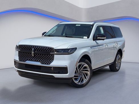 New 2026 Lincoln Navigator Reserve AWD/4WD image 2