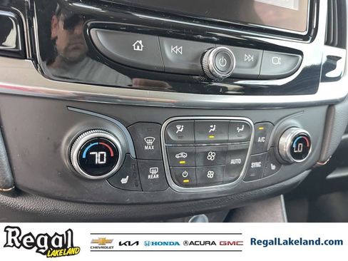 Used 2020 Chevrolet Traverse LT image 21