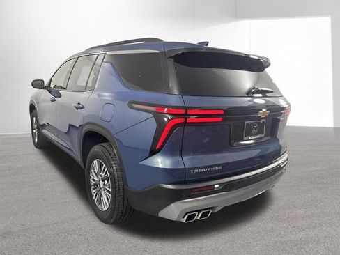 Used 2024 Chevrolet Traverse LT w/ LPO, Floor Liner Package FWD image 31