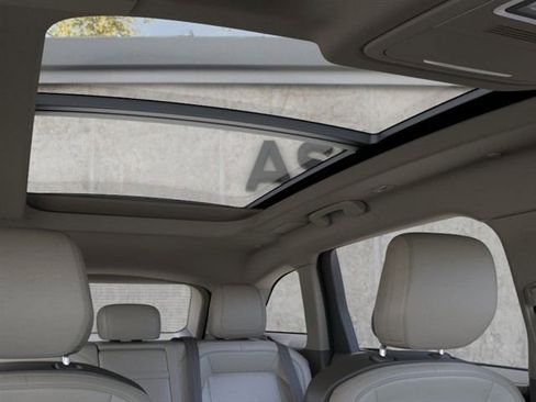 New 2025 Lincoln Nautilus Premier w/ Equipment Group 102A image 22