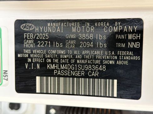 Used 2025 Hyundai Elantra Sport FWD image 35