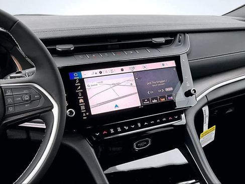 New 2026 Jeep Grand Cherokee Altitude AWD/4WD image 16