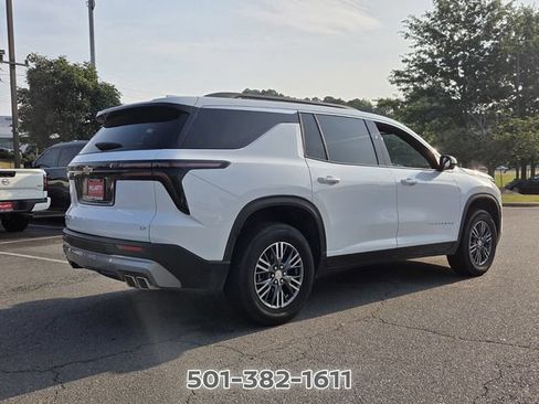 Used 2024 Chevrolet Traverse LT FWD image 5