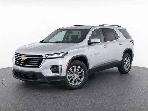Used 2022 Chevrolet Traverse LT FWD image 1