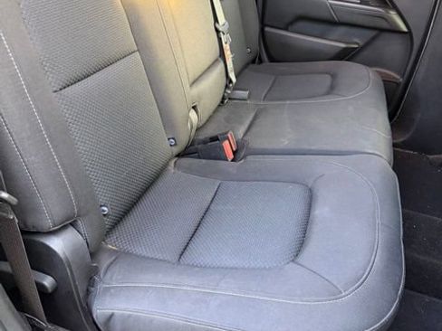 Used 2017 Chevrolet Colorado LT w/ LT Convenience Package RWD image 12