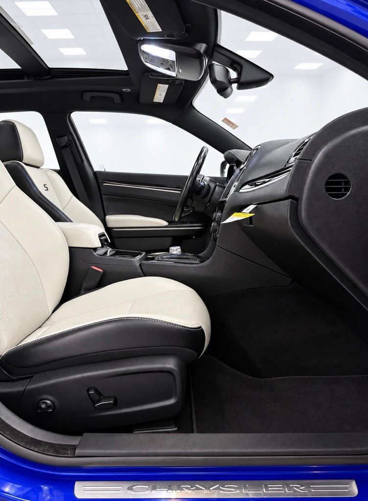 Used 2019 Chrysler 300 S w/ 300S Premium Group 2 AWD/4WD image 20