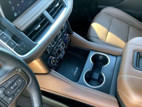 Used 2024 Chevrolet Tahoe High Country w/ Premium Package image 16